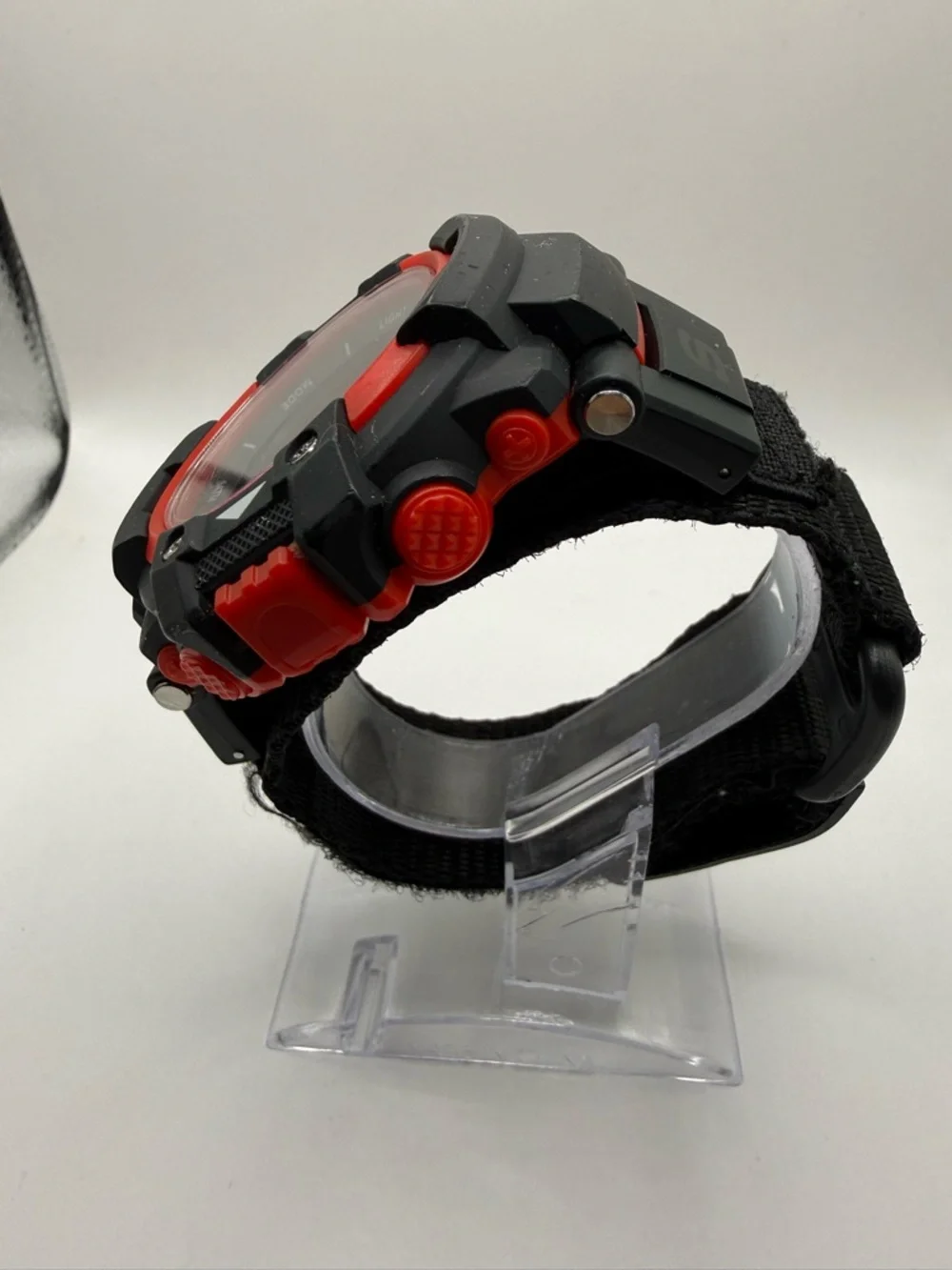 Skechers Men's Sr1038 Digital Display Black/Red Watch 53mm Case VelcroBand
